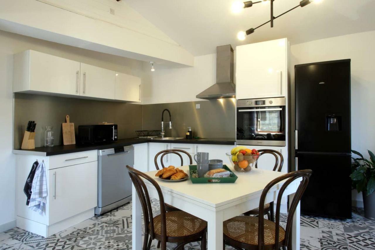 Les Gites De Laure - L'Or Vert, Appartement Avec Vue Sur Le Chateau, Parking Prive, Climatisation, Netflix, A 160 M De La Cite Medievale Carcassone Exterior photo