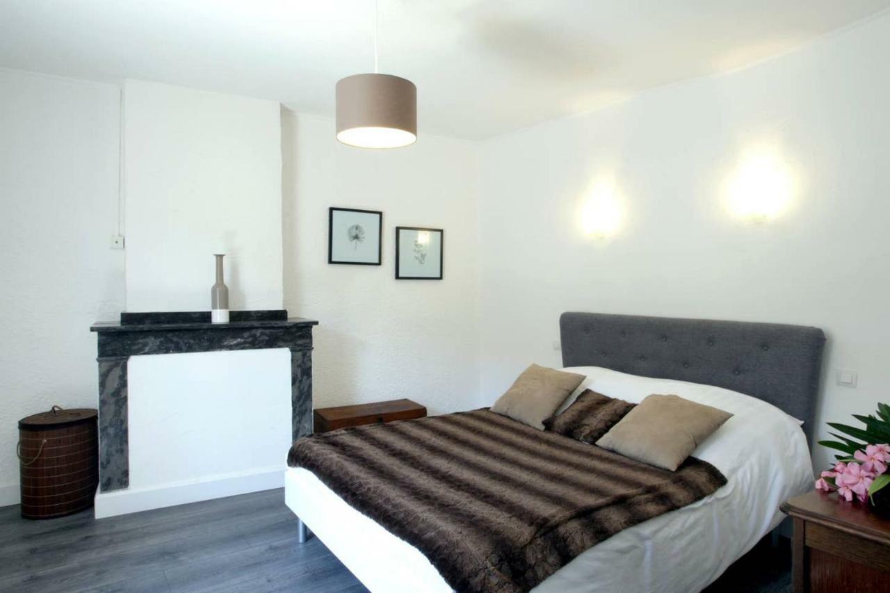 Les Gites De Laure - L'Or Vert, Appartement Avec Vue Sur Le Chateau, Parking Prive, Climatisation, Netflix, A 160 M De La Cite Medievale Carcassone Exterior photo